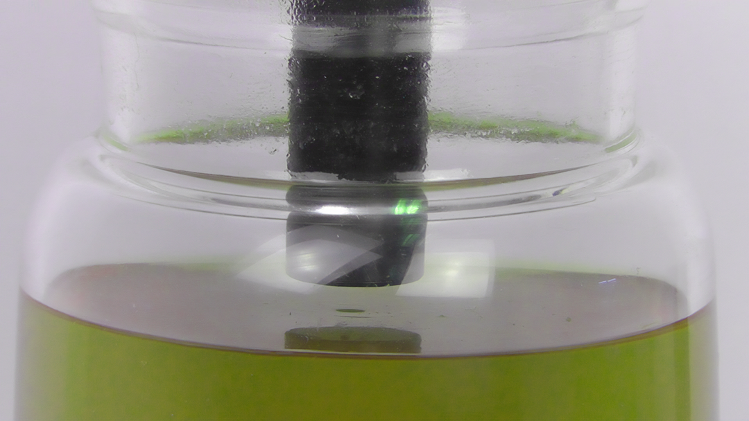 The gel probe returning to the start position, allowing the gel to recover